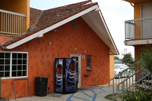 Chateau Inn and Suites Downey
