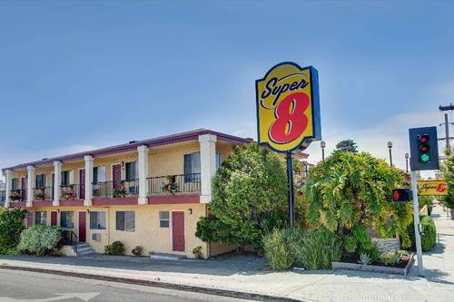 Super 8 by Wyndham Santa Cruz/Beach Boardwalk East