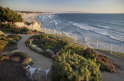 Cottage Inn By the Sea