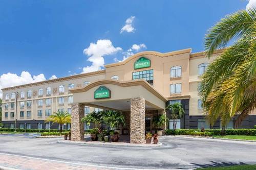 Wingate By Wyndham Convention Ctr Closest Univers