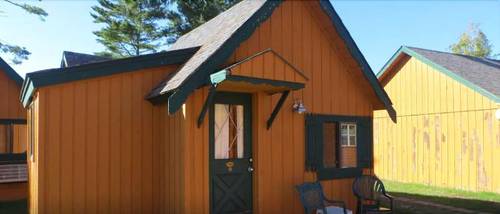 Cabins of Mackinaw