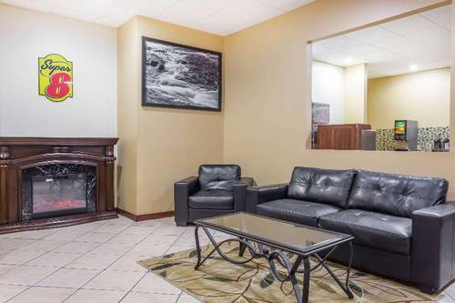 Super 8 by Wyndham Macon West