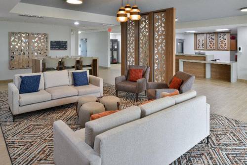 Candlewood Suites Kansas City Northeast