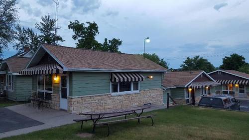 Black Hawk Motel
