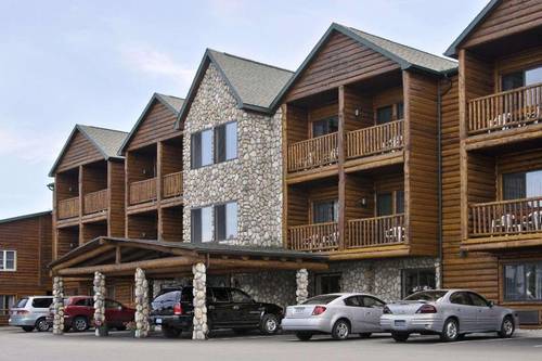 Super 8 by Wyndham Bridgeview of Mackinaw City