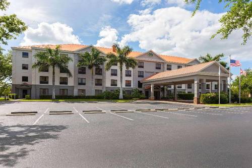 La Quinta Inn and Suites Bonita Springs