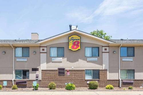 Super 8 by Wyndham Hampton