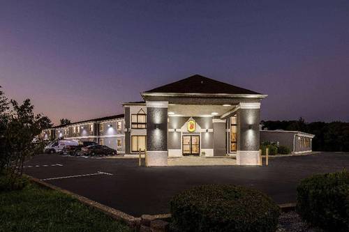 Super 8 by Wyndham Dickson