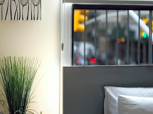 Manhattan Inn
