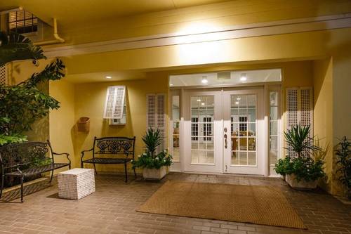 Naples Garden Inn