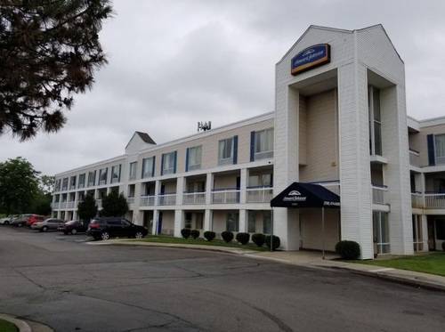 Travelodge by Wyndham Lansing IL