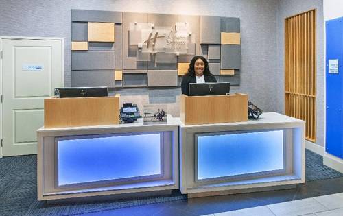 Holiday Inn Express & Suites Port Arthur Central