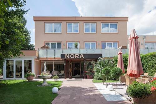 Nora