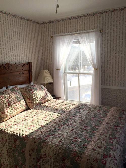 Echo Lake Inn
