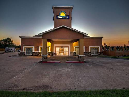 Days Inn by Wyndham Rockdale Texas