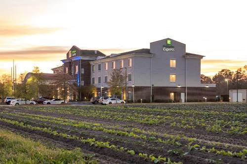 Holiday Inn Express Pembroke
