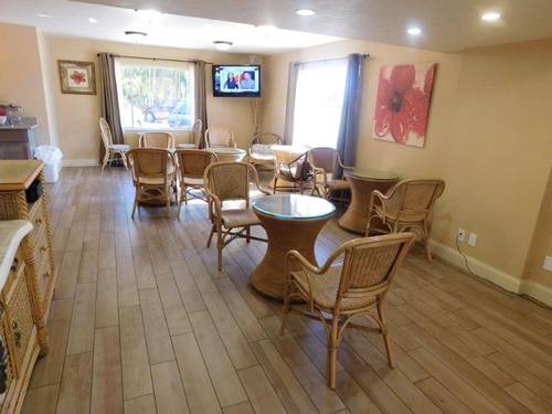 Hibiscus Suites Inn