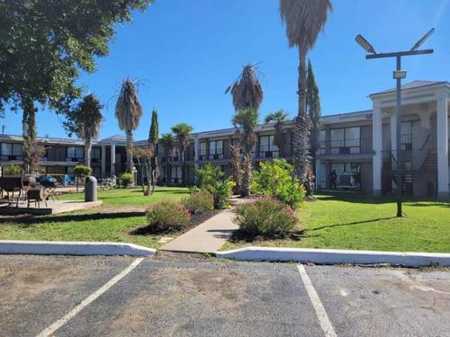 Knights Inn San Antonio near Frost Bank Center