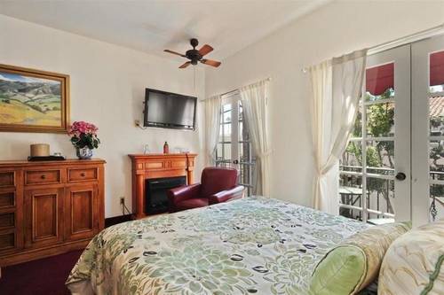 Villa Rosa Inn