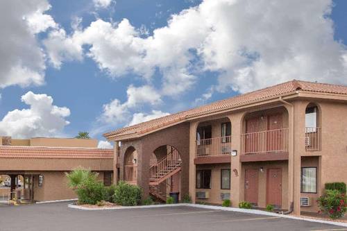 Howard Johnson & Suites by Wyndham St. George