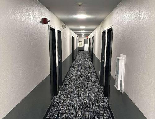 Super 8 by Wyndham Springfield North I-44