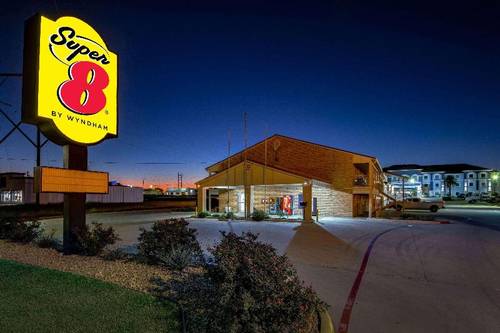 Super 8 by Wyndham Pleasanton