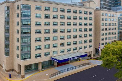 DoubleTree by Hilton St. Louis Forest Park
