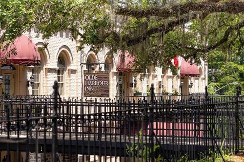 Olde Harbour Inn