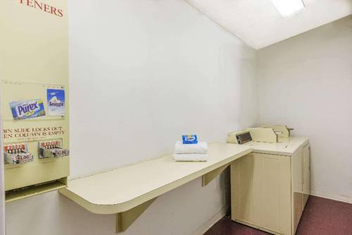 Super 8 by Wyndham Stroudsburg