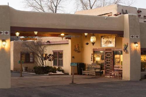 El Pueblo Lodge