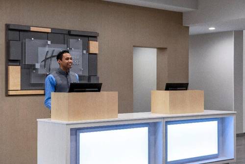 Holiday Inn Dumfries - Quantico Center