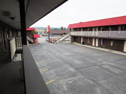 Traveler's Lodge