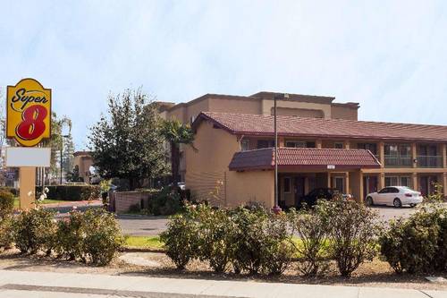Super 8 by Wyndham Visalia