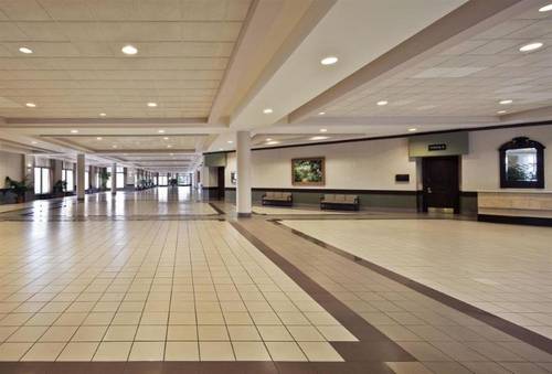 Sheraton Greensboro at Four Seasons