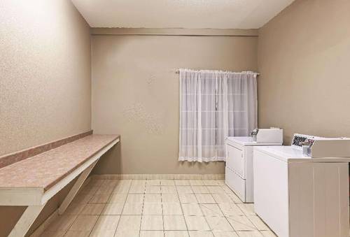 La Quinta Inn AND Suites Granbury