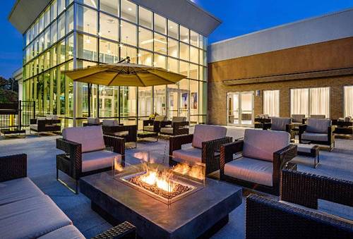 DoubleTree by Hilton Bristol, CT