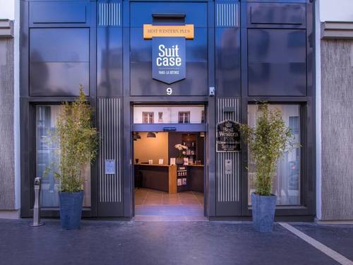 Best Western Plus Suitcase Paris La Defense