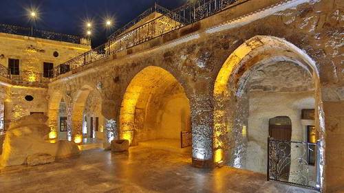 Golden Cave Suites