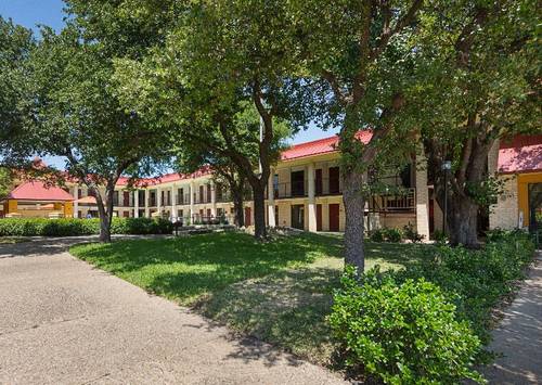 Red Roof PLUS+ Dallas – Addison