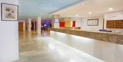 Apartamentos Mar y Playa 2