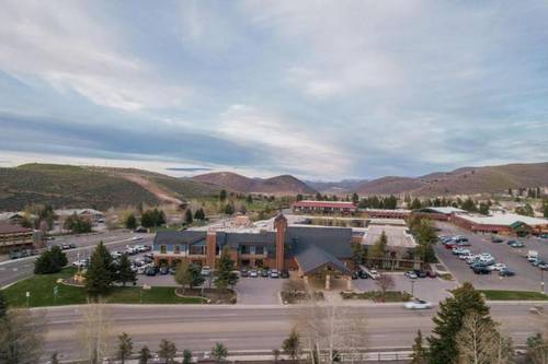 DoubleTree by Hilton Park City – The Yarrow