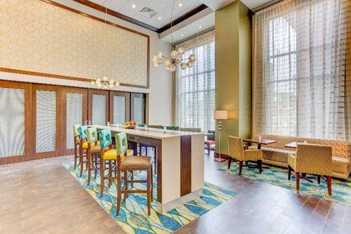 Hampton Inn and Suites Manchester