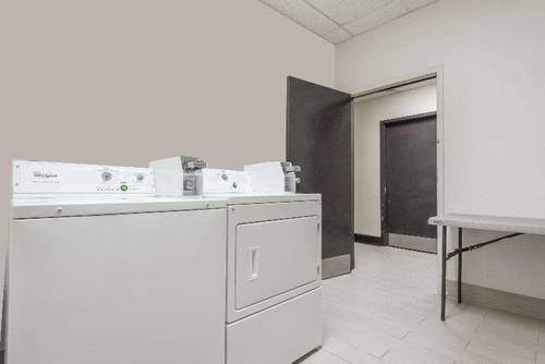 Days Inn by Wyndham Ashland