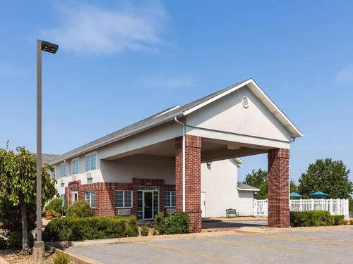 Days Inn by Wyndham Mountain Home