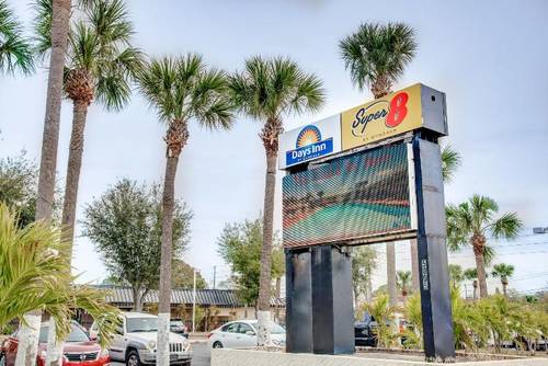 Days Inn by Wyndham St. Petersburg / Tampa Bay
