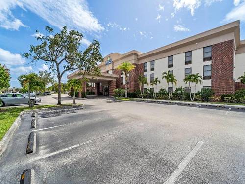 Days Inn by Wyndham Fort Myers Nr JetBlue