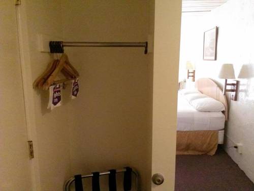 Knights Inn Page