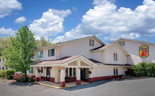 Super 8 by Wyndham Newburgh/West Point Intl Airpt