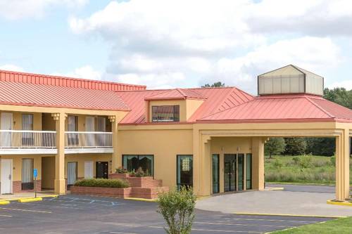 Super 8 by Wyndham Madison/Ridgeland Area