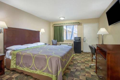 Super 8 Ontario CA